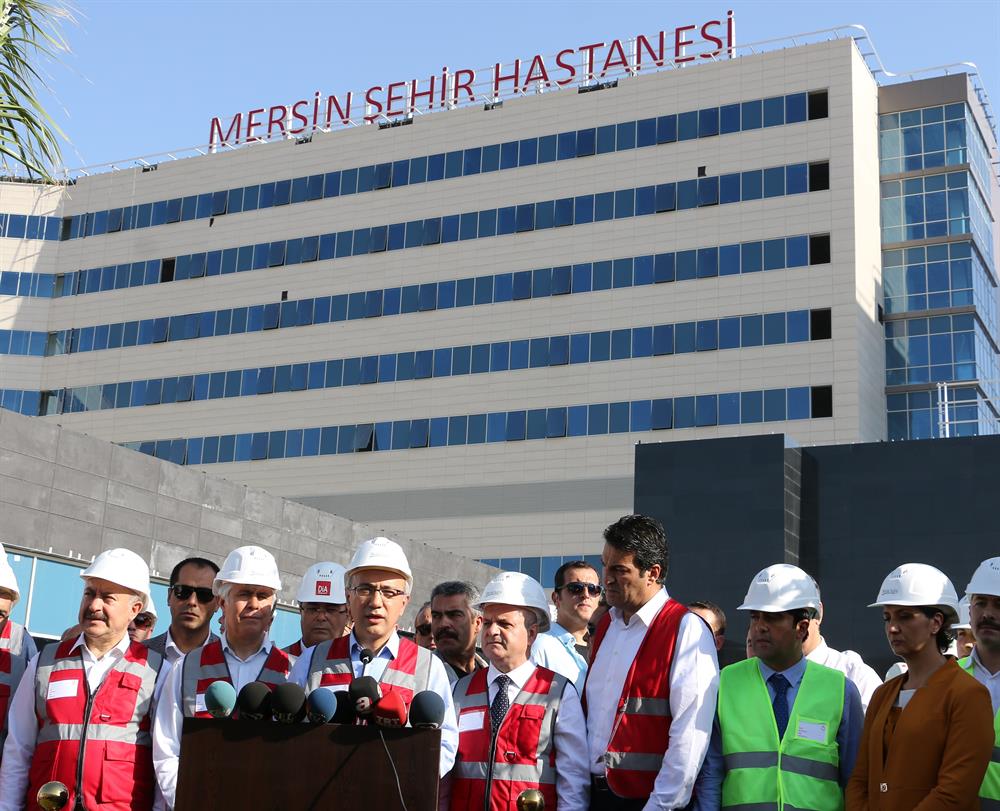 Kalkınma Bakanı Elvan, Mersin Şehir Hastanesi'nin inşaatını ziyaret etti.