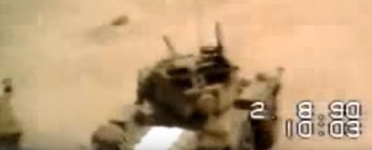 Irak ordusuna bağlı 4 tümen, Kuveyt'e girdi. Dünyanın şaşkınlıkla izlediği işgal, 7 ay sürdü. 400 bin kişi evini terk etmek durumunda kaldı. 