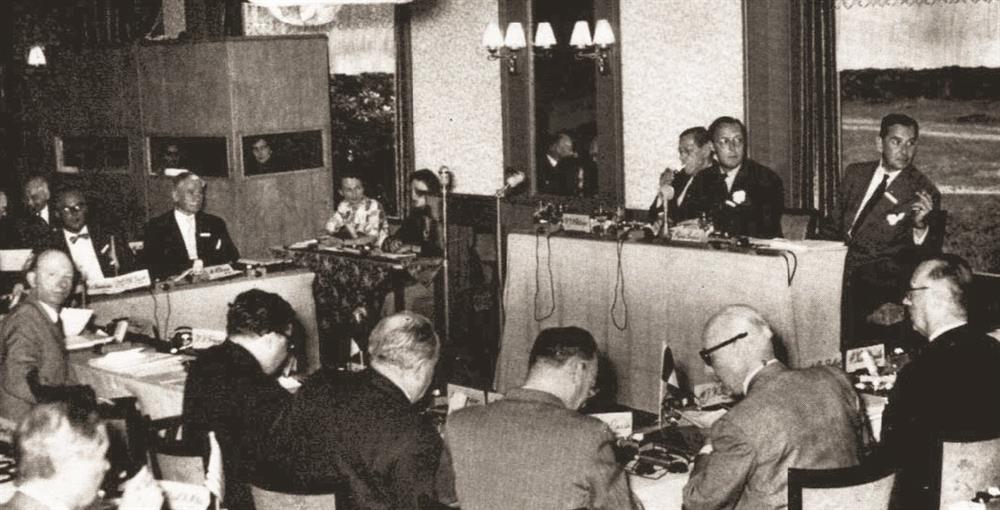 1954'te yapılan ilk Bilderberg toplantısı