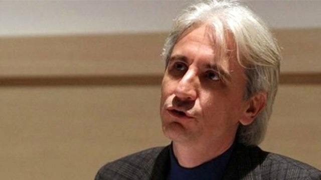 FETÖ'cü eski savcı Gültekin Avcı'nın yakalanmadan önce çekilen fotoğrafında saçlarının beyaz olduğu görülüyor.