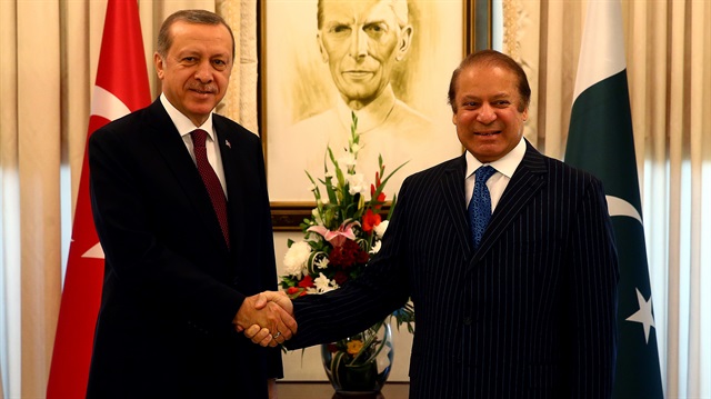 Cumhurbaşkanı Recep Tayyip Erdoğan, Pakistan ziyareti kapsamında Başbakan Navaz Şerif ile bir araya geldi.