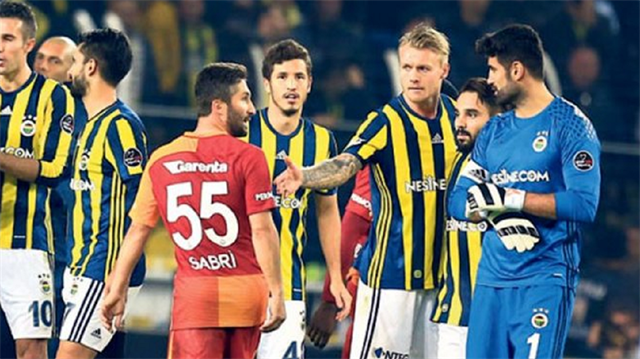 Fenerbahçe'nin Galatasaray'ı 2-0 yendiği maçın ardından Volkan Demirel ile Sabri Sarıoğlu arasında tartışma çıkmıştı.