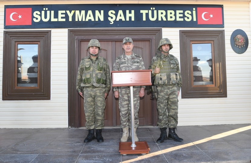 Orgeneral Akar Süleyman Şah Türbesi'nde.