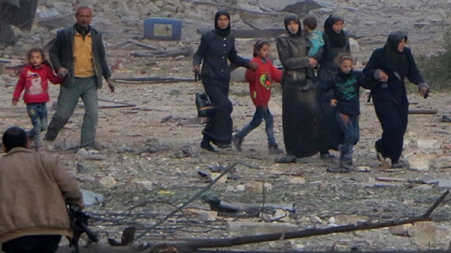 30 yaş altı yaklaşık 40 şair, ülkelerindeki insanları katliama tepki göstermeye, Halep için bir şeyler yapmaya davet etti.