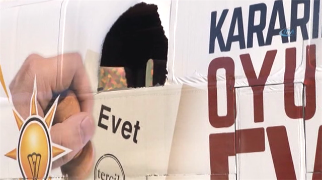 AK Parti seçim otobüsüne saldırı