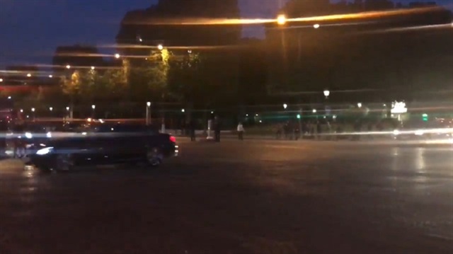 Paris'te silahlı saldırı