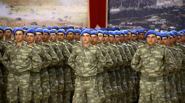 Isparta'da asteğmenler 'mavi bere' taktı