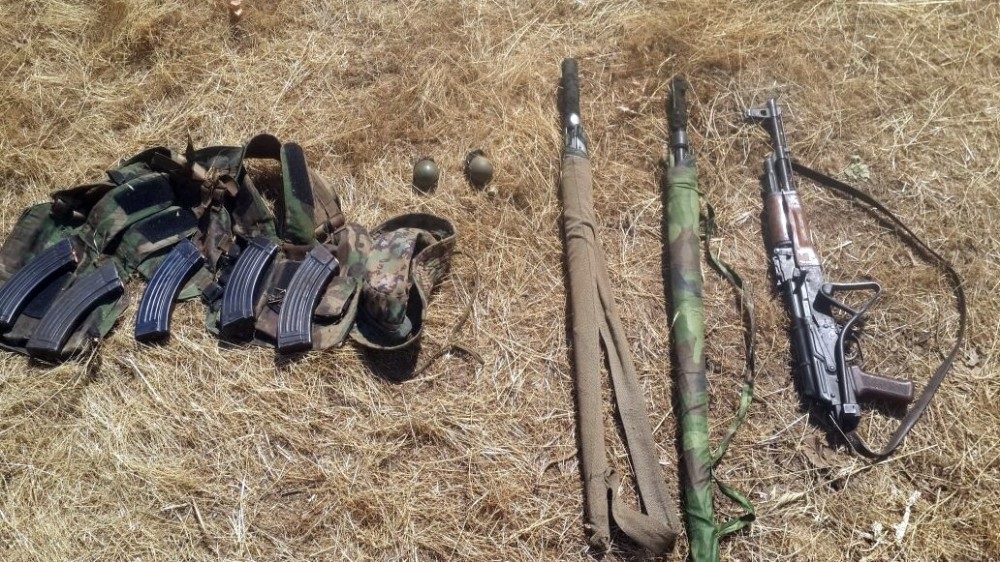 Operasyonda tanksavar silahı, bir kalaşnikof piyade tüfeği, beş dolu şarjör, üç el bombası, bir RPG-7 ve dört RPG-7 mühimmatı ele geçirildi.