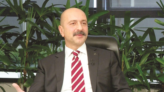 Firari Akın İpek, “Fethullah Gülen’in bir tebessümü için tüm servetimi feda ederim” demişti.