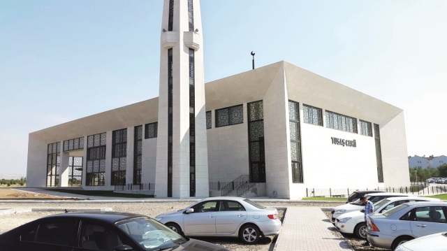 Akıncı’ya dönüp sela okudu