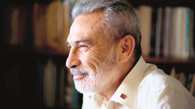 İsmet Özel