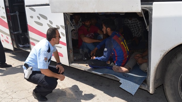Bagajı açan polis şoke oldu