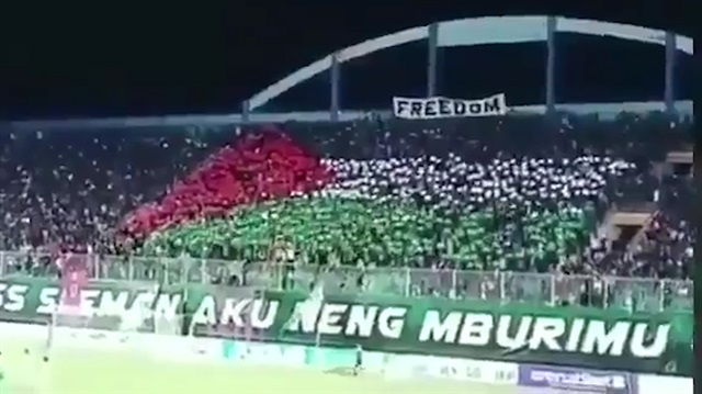 Endonezya tribünlerinden Filistin'e selam!