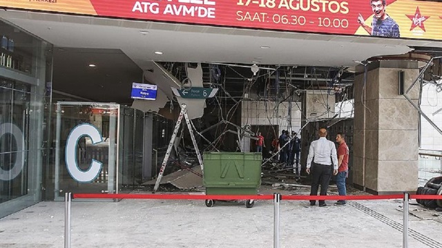 Polis, tavanda yaşanan çökmenin ardından çevrede güvenlik önlemi aldı.