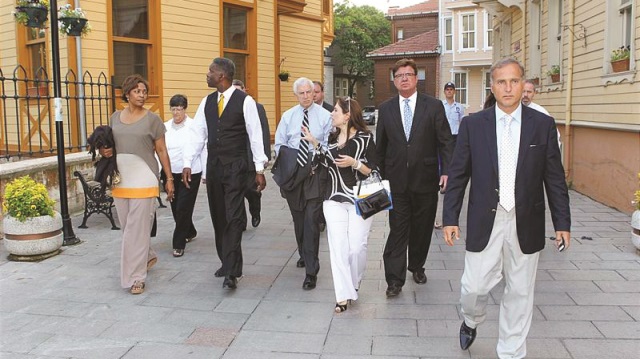 Senatörlerin FETÖ kuryesi 