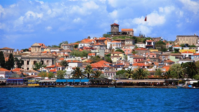 Turizmciler, umutlu oldukları bayram tatilinin 10 güne uzatılması durumunda yüzde 100 dolulukla geçirmeyi bekliyor