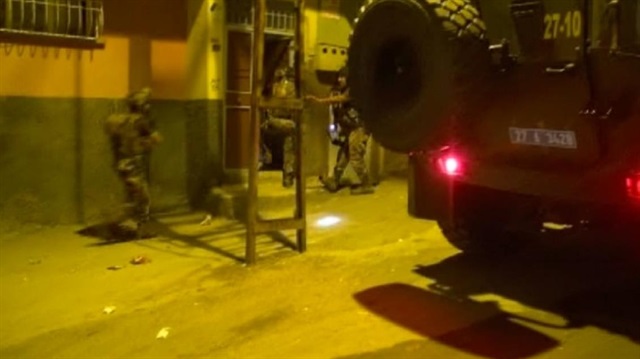 Suriye'de canlı bomba eğitimi alan terörist, polisin operasyon ile yakalandı.