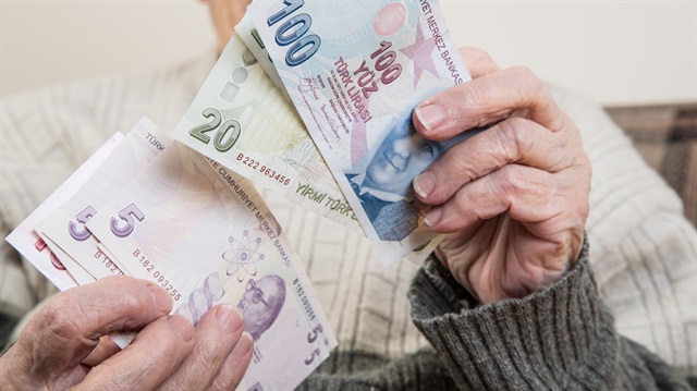Merkez Bankası'nın açıkladığı Eylül ayı beklenti anketinden de 2017 yıl sonu TÜFE beklentisi yüzde 9.72 çıktı