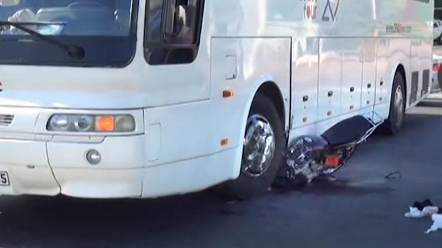 Dikkatsiz otobüs şoförü faciaya sebep oluyordu