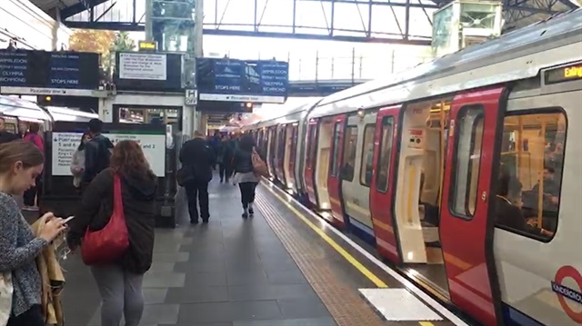 Londra'daki patlama sonrası olay yerinden ilk görüntüler