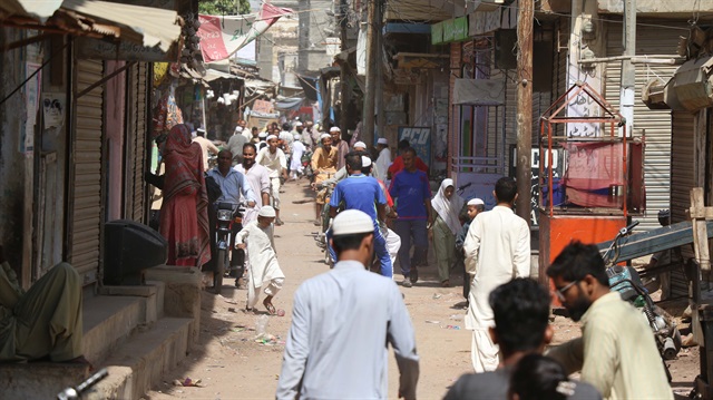 Burma Kolonisi adı verilen yerleşim bölgesinde Arakanlı Müslümanlar, çok katlı betonarme binalarda yaşıyor.