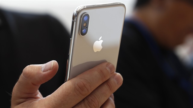 iPhone X'in fiyatı ABD'de 999 dolardan başlayacak.