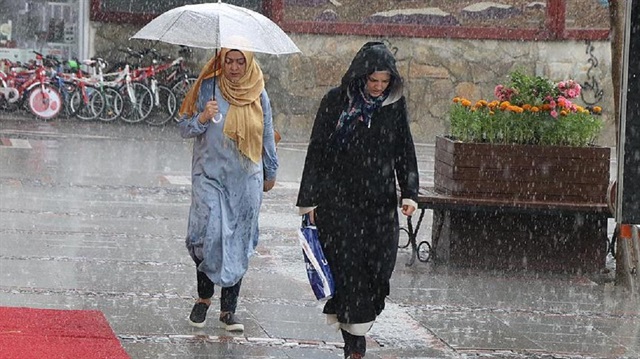 Meteorolojiden bazı illere sağanak yağış uyarısı yapıldı.