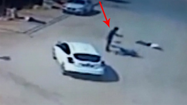 Adana'da dehşet! Önce ayaklarına sonra kafalarına sıktı!