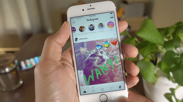 Instagram'ın popüler özelliği hikayeler masaüstüne de geliyor.