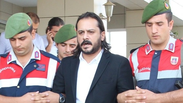 Emrah Serbes'in neden olduğu kazada aynı aileden 3 kişi hayatını kaybetti.