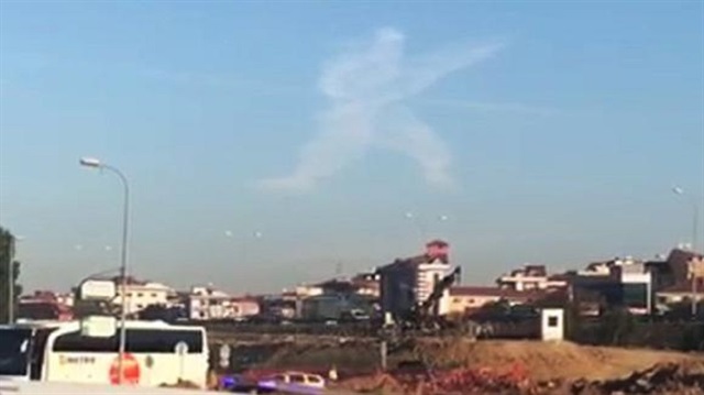 Gökyüzünde silah tutan asker görüntüsü ile ilgili görsel sonucu