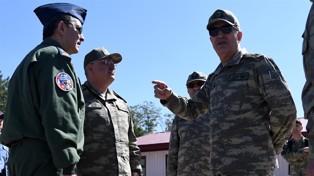 Genelkurmay Başkanı Orgeneral Akar ve kuvvet komutanları Van'da incelemelerde bulundu.