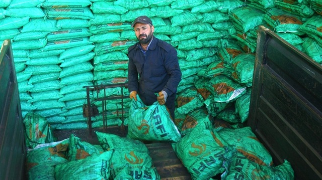 Kaloriferlik kömürler daha az üretimleri olduğundan dolayı fiyatları sobalı kömürlere göre 100 TL daha pahalı
