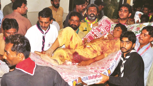 ABD’nin birkaç gün önce tehdit ettiği Pakistan’ı terör örgütü DEAŞ vurdu.