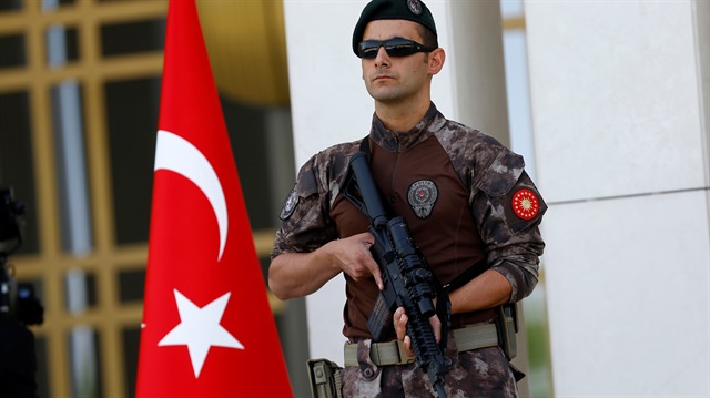 Cumhurbaşkanı Külliyesi'ndeki korumalar