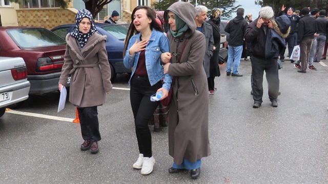 Son YGS'de sınava geç kalan öğrenciler okul önünde gözyaşları dökmüştü.