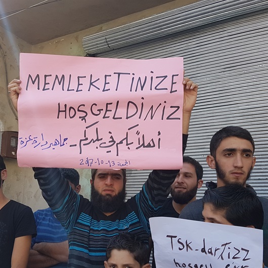 İdlib'de Türk askerine sevgi gösterileri sürüyor