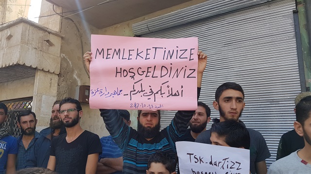 İdlib'de Türk askerine sevgi gösterileri sürüyor
