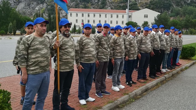 1998 yılında vatani görevini yerine getiren tertipler yeniden buluştu.