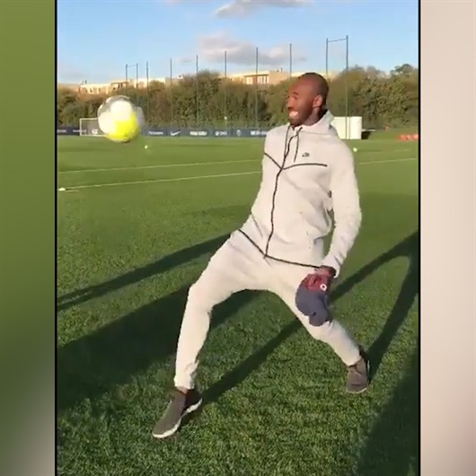 Efsane basketbolcudan futbol şov
