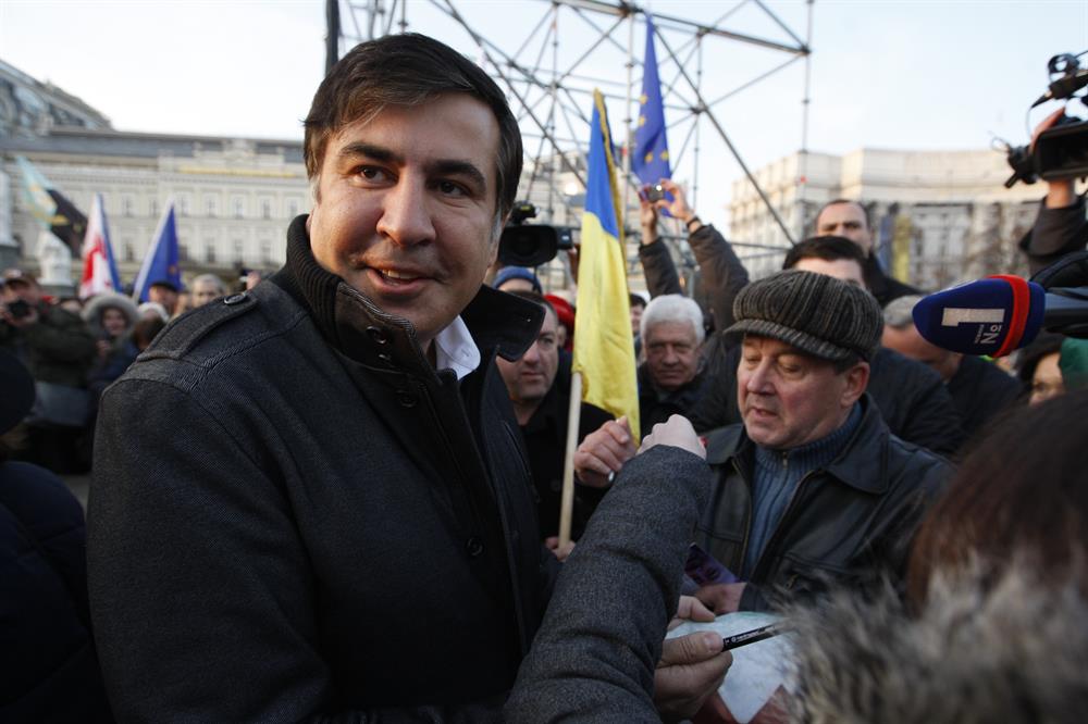 Ukraynada oliqarxiyanın növbəti: Saakaşvili Ali Radanın önündə çadır qurdu 