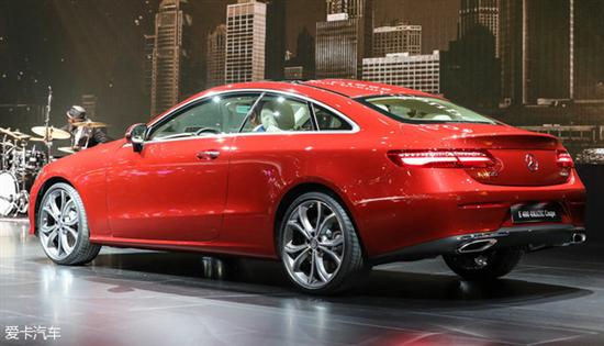 Mercedes, Detroit Otomobil Fuarı'nda efsane olmaya aday otomobiller tanıtıyor