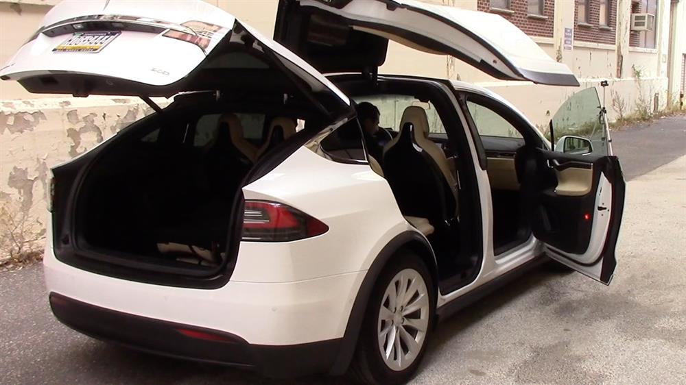 Tesla'dan büyük skandal: 50 bin aracını geri çağırdı