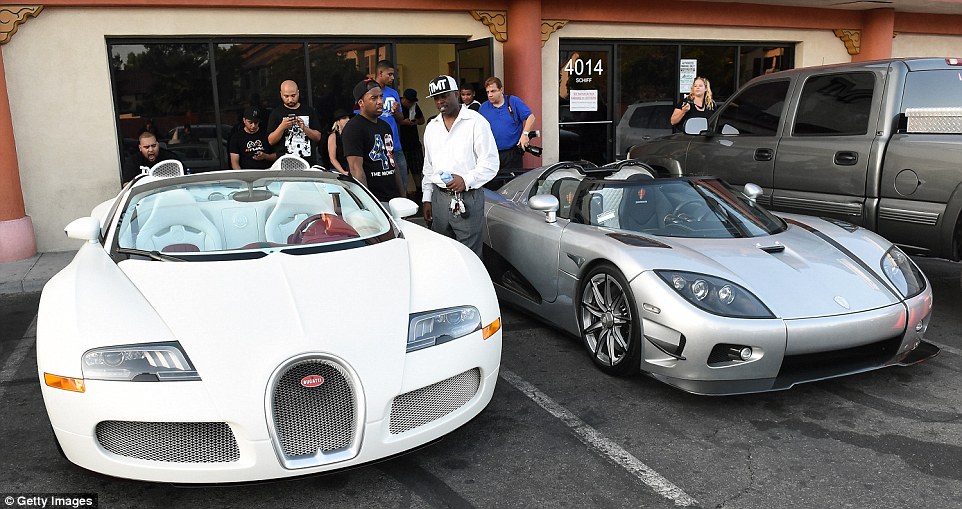Dünyanın en iyi boksörlerinden Floyd Mayweather'ın garajında bulunan süper lüks 15 otomobil