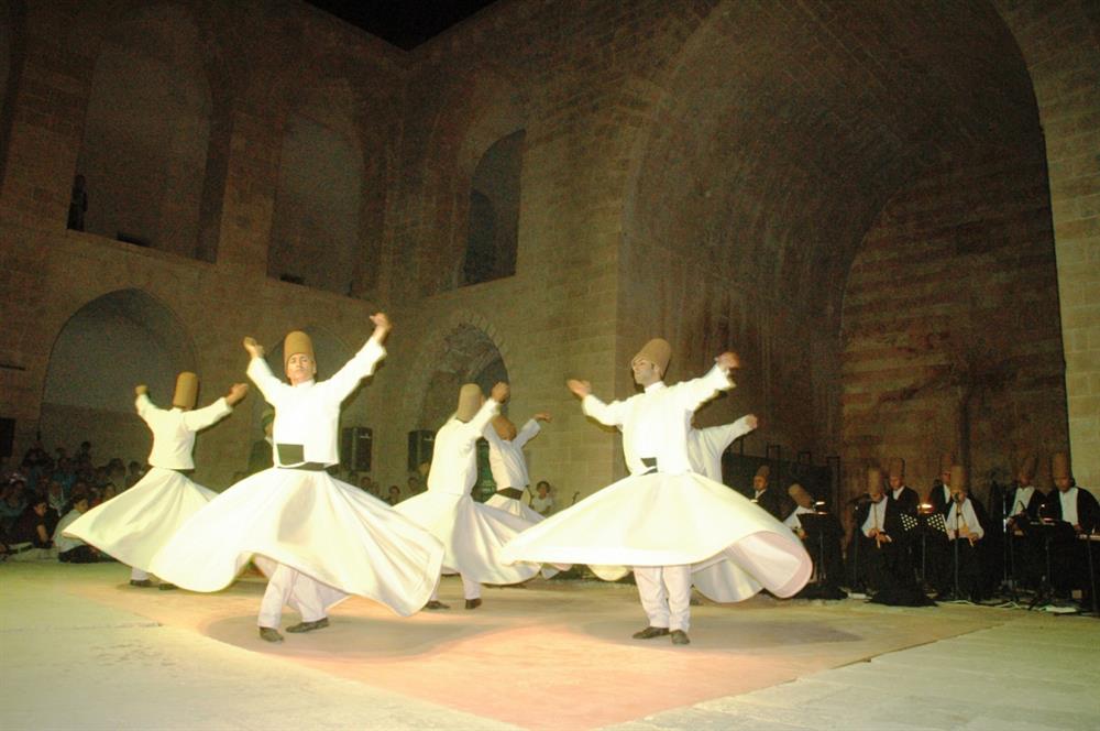 Mevlana'nın gönül dostu Şems-i Tebrizi'nin yüzyıllardır dillerden düşmeyen 40 öğüdü