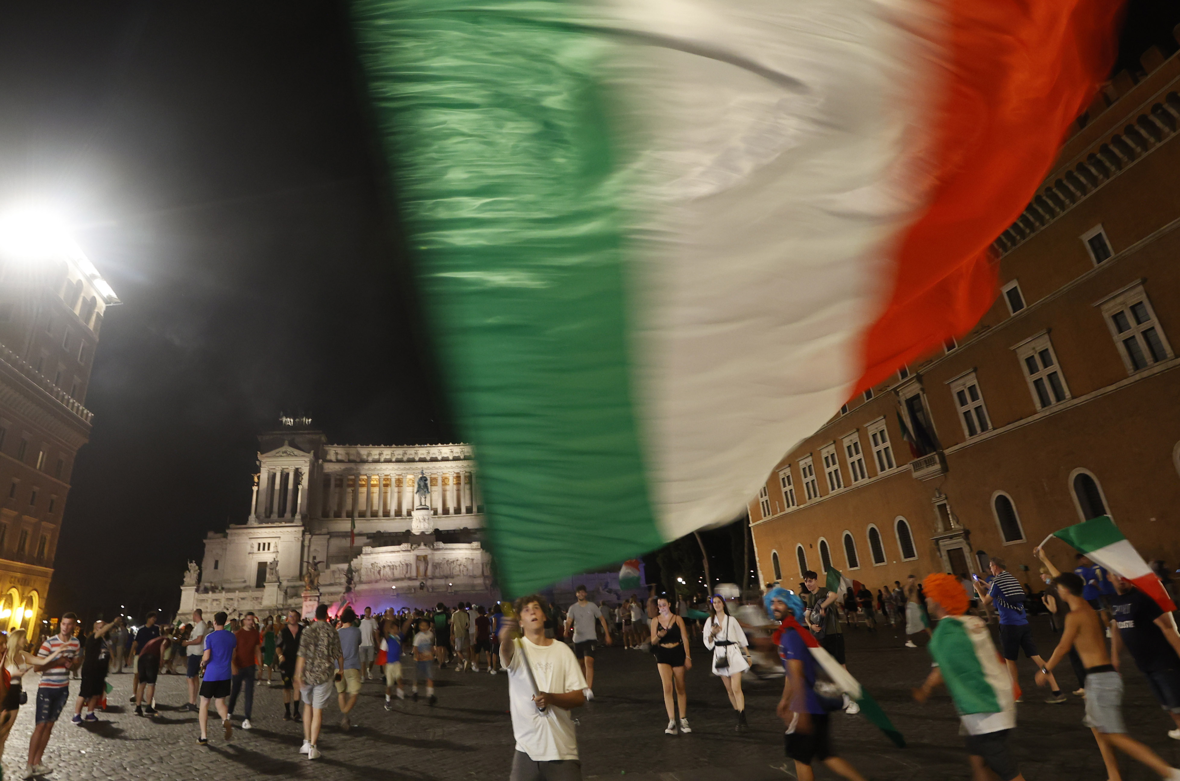 Italians celebrate the EURO 2020 trophy