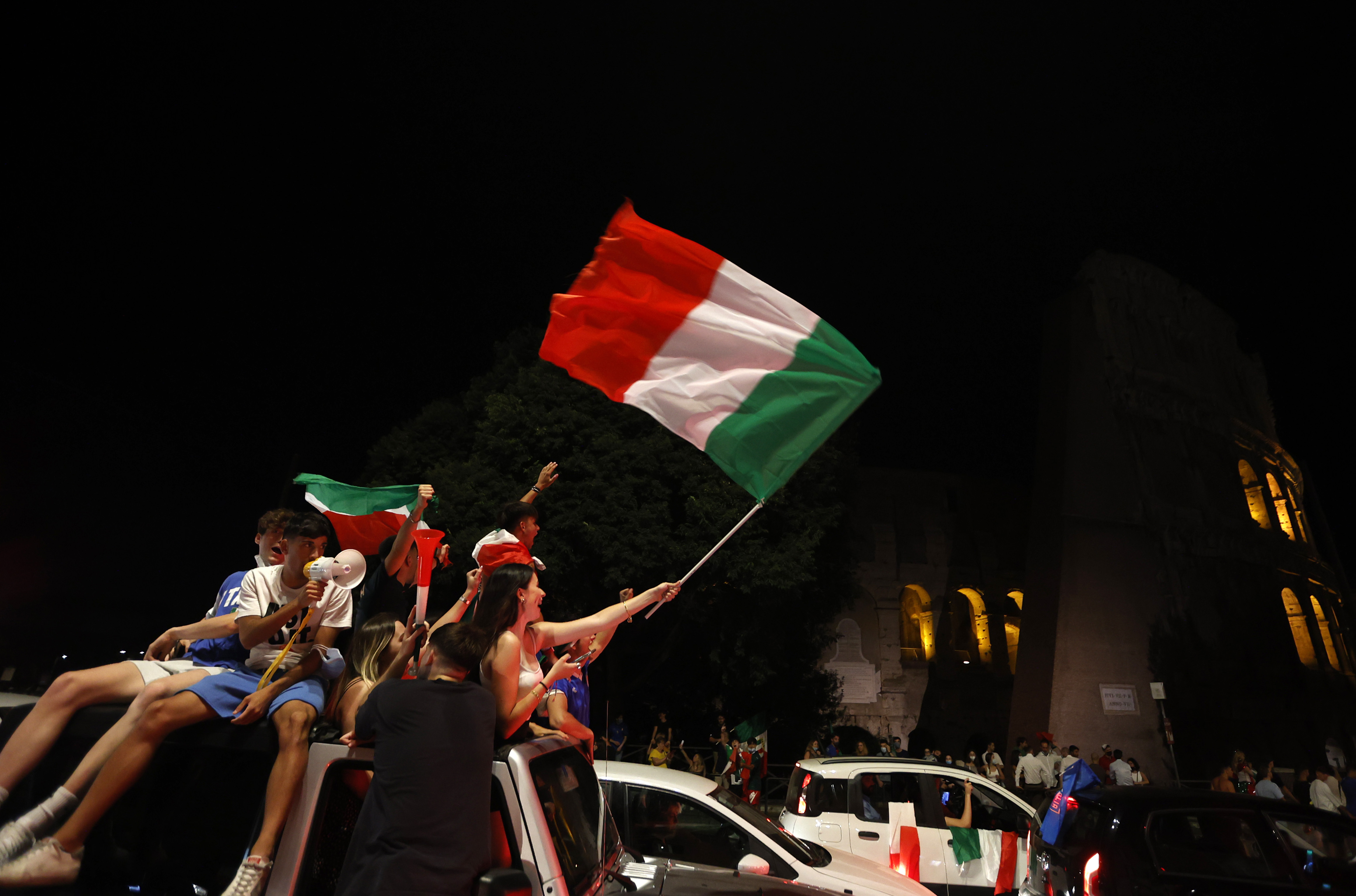 Italians celebrate the EURO 2020 trophy