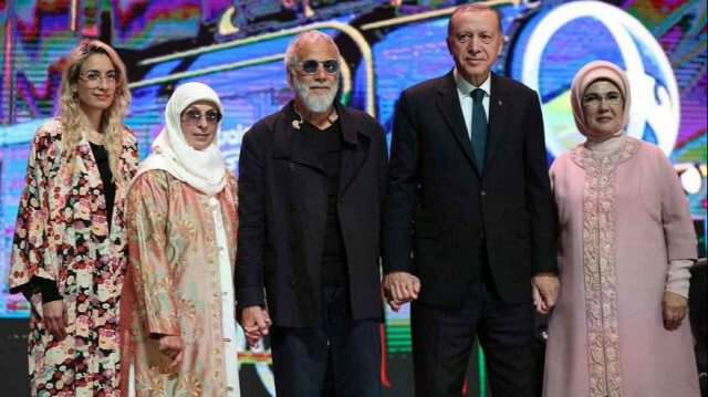 Legendary singer Yusuf Islam thanks Turkish president for global efforts