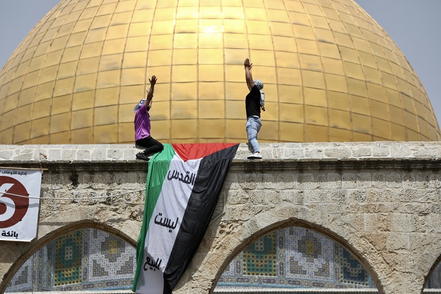 Palestinians perform last Friday prayer of Ramadan at Al-Aqsa Mosque