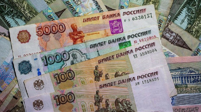 Russian ruble returns to pre-war levels, but no sign economy back on track
